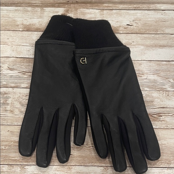 Cole Haan Black Leather Gloves with Gold Accent NWT Retails $90